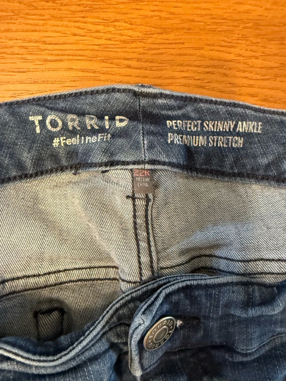 Torrid Women’s Perfect Skinny Ankle Medium/Dark Wash Denim JeansSize 22R
